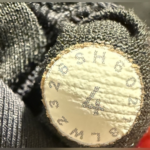 Lululemon Energy Bra Black-Size 4 - Picture 9 of 9